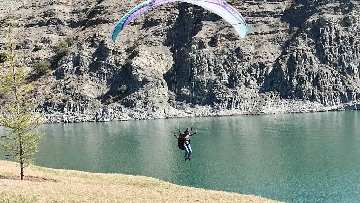 Tunceli,Yamaç Paraşütü Akrobasi Şampiyonası'na hazırlanıyor
