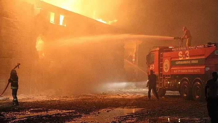 Kahramanmaraş'ta fabrika yangını kontrol altına alındı
