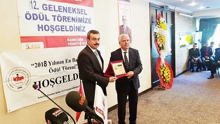 Karamehmetoğlu'na 'yılın belediye başkanı' ödülü
