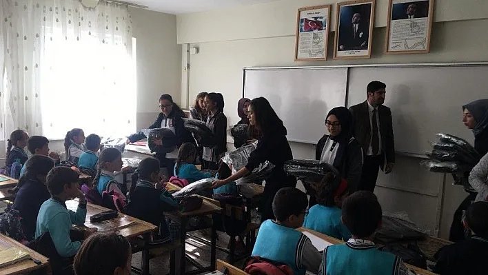 Fen Lisesi öğrencilerinden örnek davranış

