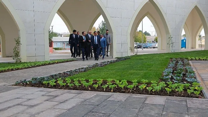 Gürkan'dan Turgut Özal Üniversitesi'ne destek sözü
