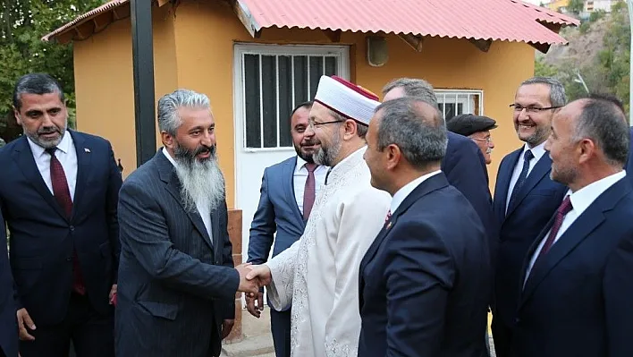 Diyanet İşleri Başkanı Erbaş'tan cemevi ziyareti