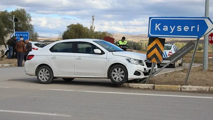 Sivas'ta trafik kazası: 2 yaralı
