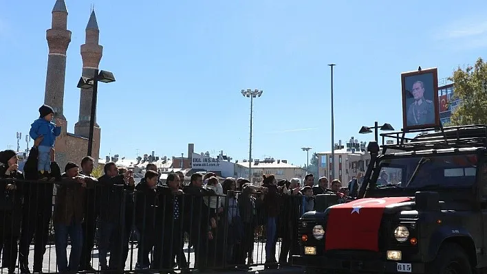 Cumhuriyet'in temellerinin atıldığı Sivas'ta bayram coşkusu
