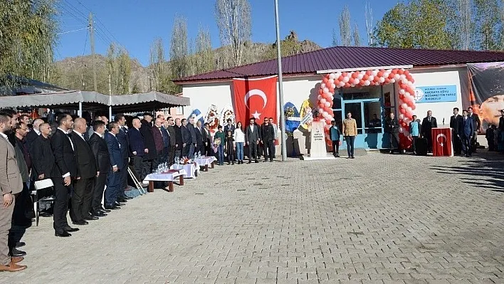 Vali Azizoğlu: 'Geleceğin mimarları bugünün çiçekleri bu sıralarda yetişiyor'
