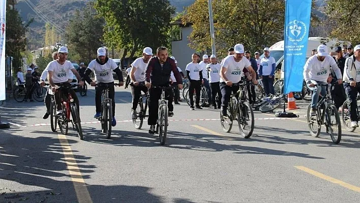 Uzundere'de 'Koşa biliyorken koş'up pedal çevirdiler
