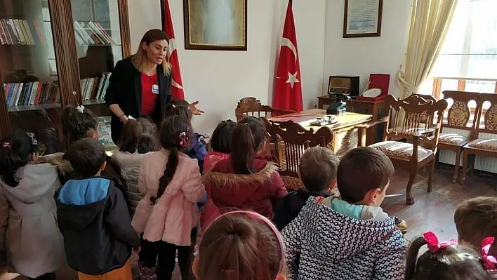 Mercan Çocuk Üniversitesi öğrencileri Atatürk'ün Evi'nde
