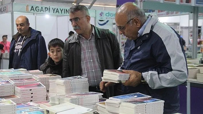 2. Kitap Fuarı'nı 120 bin kişi ziyaret etti