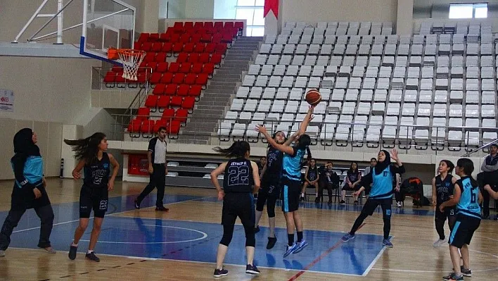 Genç Kızlar Basketbol müsabakaları başladı
