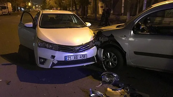 Diyarbakır'da trafik kazası: 2 yaralı
