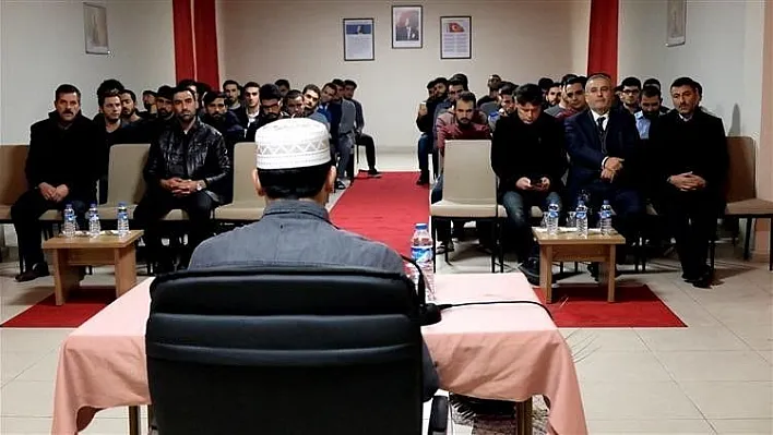 Mevlana'yı Anlamak konulu konferans düzenlendi
