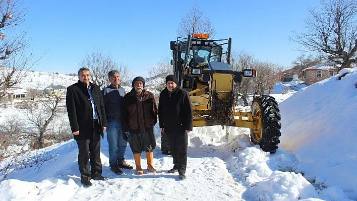 Adıyaman'da karla kaplı yollar açılıyor
