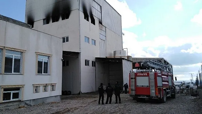 Fabrikada korkutan yangın
