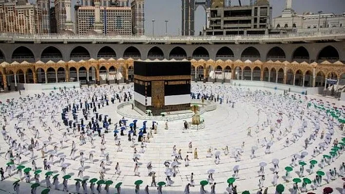 8 ay aradan sonra Kabe'de tavaf