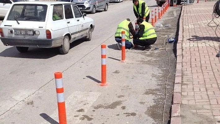 Adliye önünde araçlar için tedbir