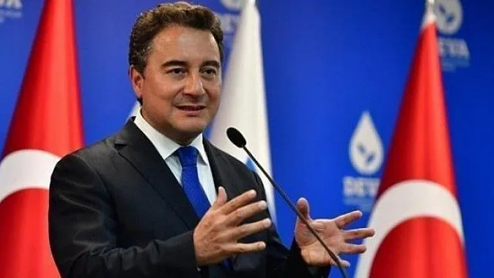 Ali Babacan hükümete 12 soru sordu ve not verdi