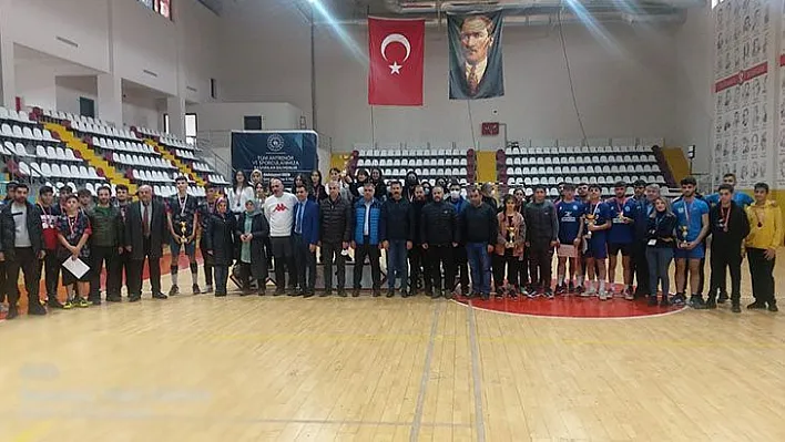 Badminton müsabakaları sona erdi