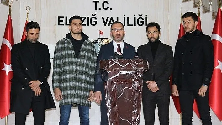 Bakan Kasapoğlu ve milli futbolcular destek için Elazığ'da