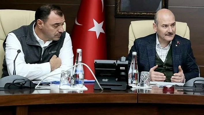 Bakan Soylu, Vali Kaldırım'ı alkışladı