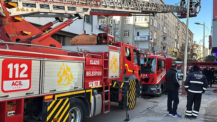 Beyaz eşya deposunda çıkan yangın söndürüldü