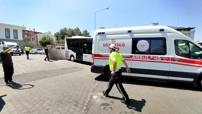 Bıçaklı saldırgan dehşet saçtı! İki ölü 7 yaralı