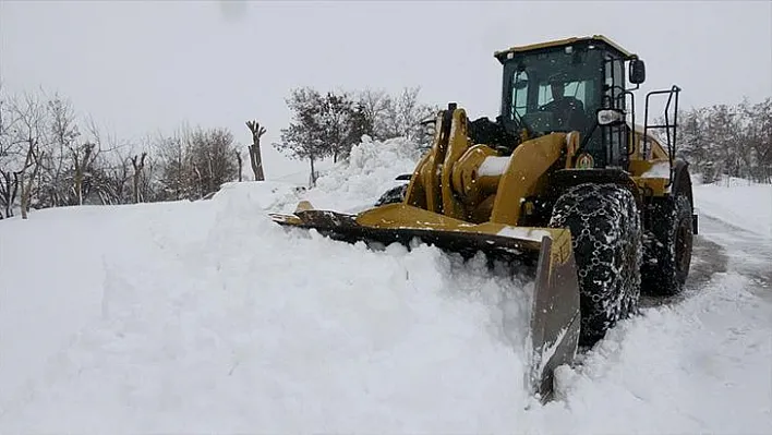 Bingöl'de 230 köy yolu ulaşıma kapandı