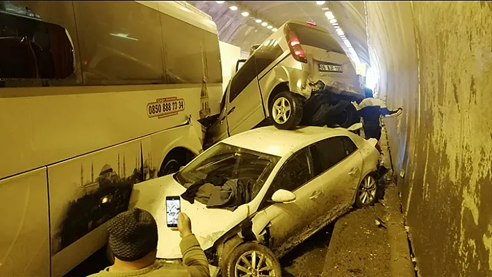 Bolu Dağı Tüneli'nde zincirleme kaza!