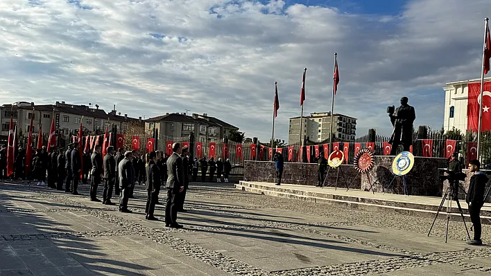 Büyük Önder Atatürk, törenlerle anıldı