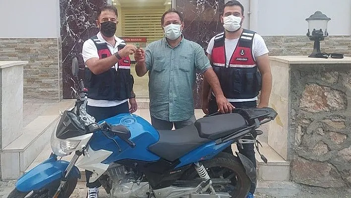 Çalınan motosiklet sahibine teslim edildi