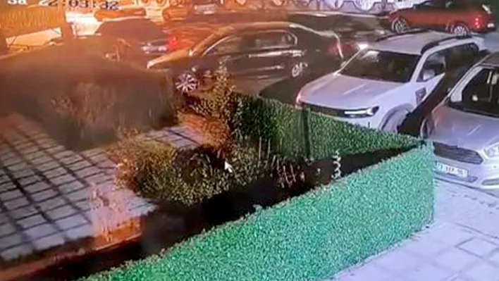 Çarptı, kaçtı! Kamera her şeyi kaydetti