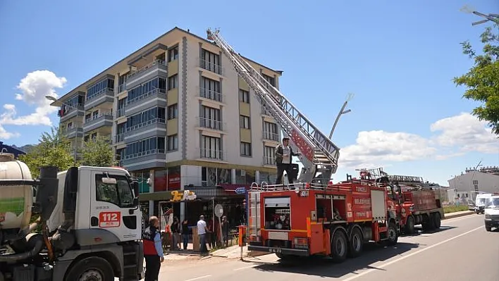 Çatı yangını hasara yol açtı