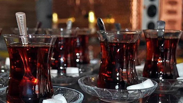 Çayın yanlış tüketimiyle gelen risklere dikkat