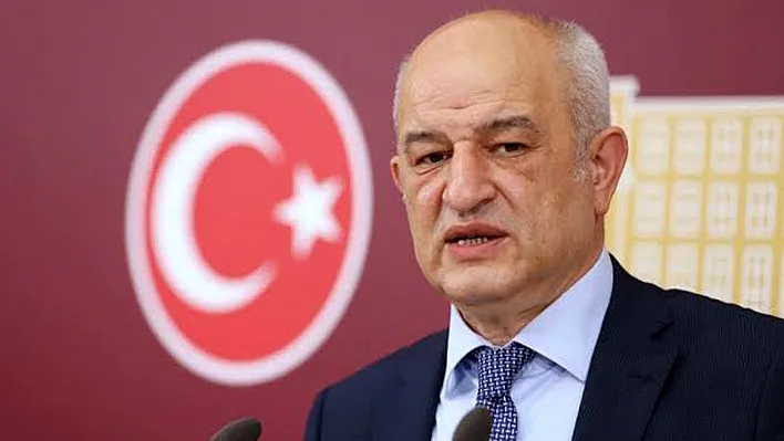 CHP'li Kasap Saadet Partisi'ne geçti