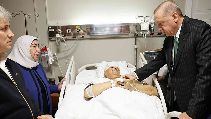 Cumhurbaşkanı Erdoğan, Binali Yıldırım'ı ve Şamil Ayrım'ı hastanede ziyaret etti