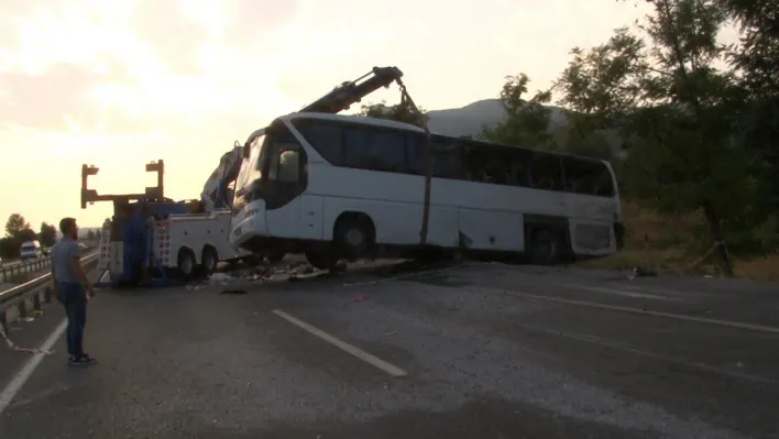 Denizli'de korkunç kaza! Çok sayıda ölü var