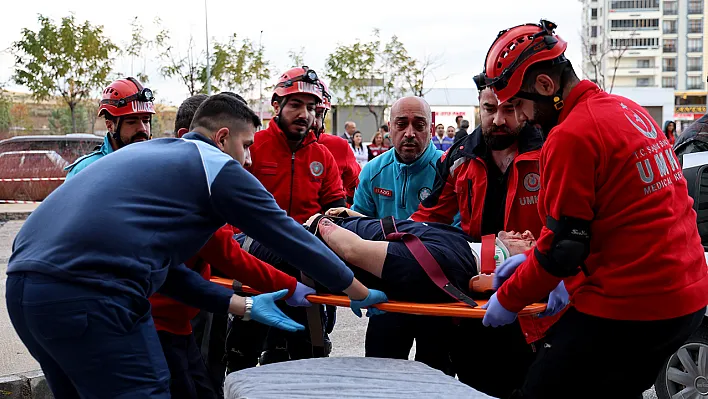 Deprem tatbikatı gerçeği aratmadı