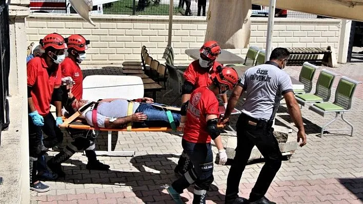 Deprem ve yangın tatbikatı nefes kesti