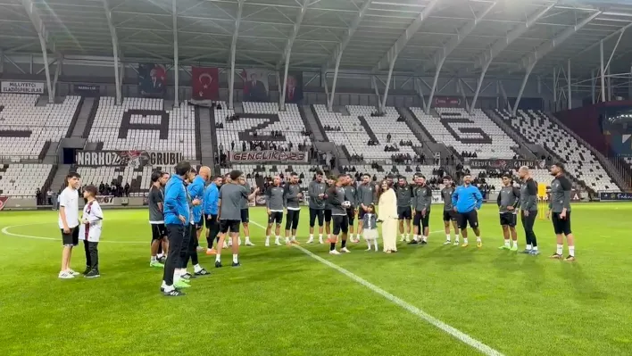 Elazığ Atatürk Stadyumu'nda sürpriz olay!