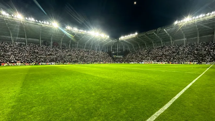 Elazığ Atatürk Stadyumu seyirci rekoru kırdı