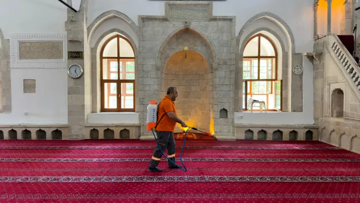 Elazığ Belediyesinden bayram temizliği