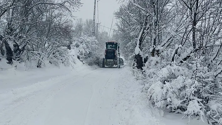 Elazığ beyaza büründü, köy yolları kapandı