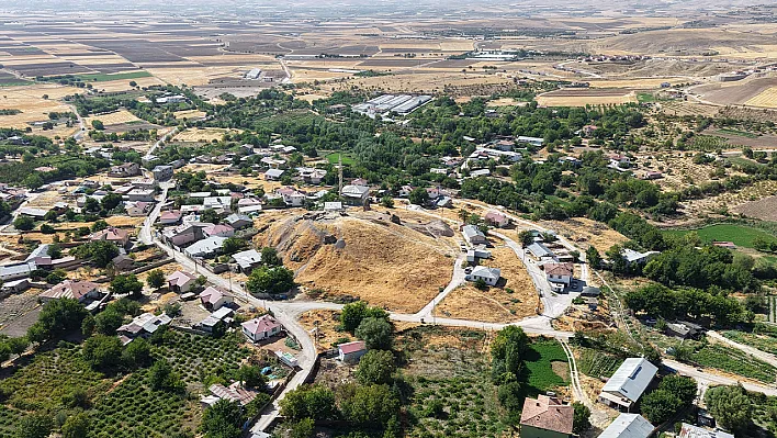 Elazığ'da 6 bin yıllık seramikler ortaya çıkarıldı