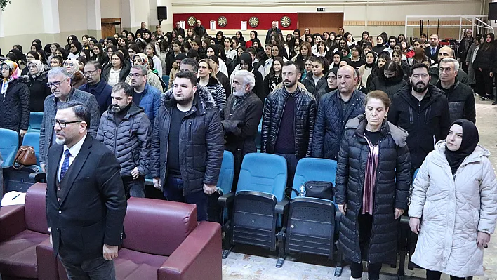 Elazığ'da 'Ahlak Kuşatıcıdır' konferansı