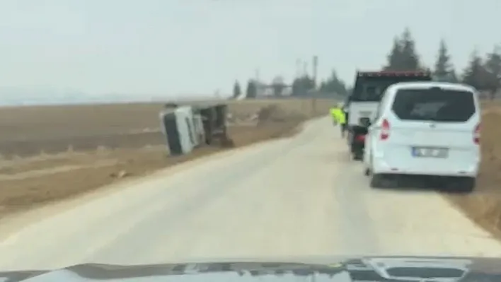 Elazığ'da araç yan yattı