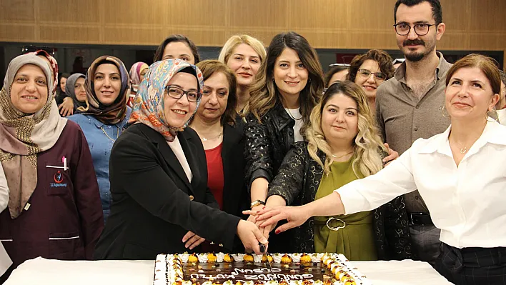 Elazığ'da 'Ebeler Günü' kutlandı