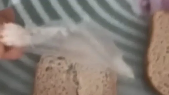 Elazığ'da ekmekten poşet çıktı