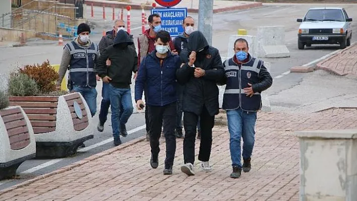 Hırsızlık yapan 2 kişi tutuklandı