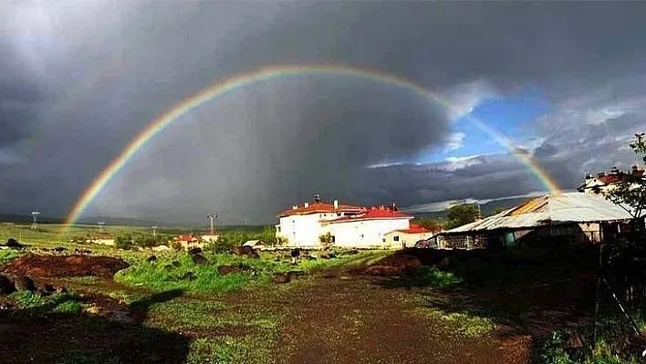 Elazığ'da gökkuşağı şöleni