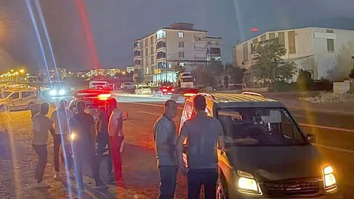Elazığ'da hafif ticari aracın çarptığı çocuk öldü