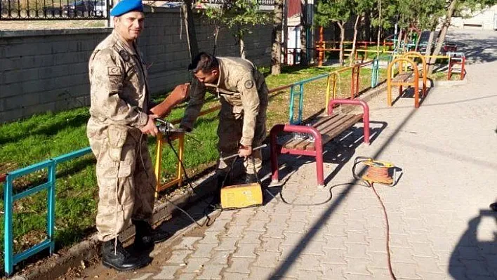 Elazığ'da JÖH'den örnek davranış